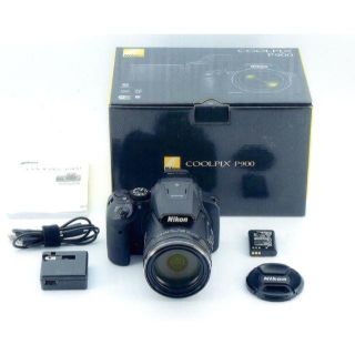 ニコン(Nikon)のNikon P900  超望遠デジカメ + バッテリーチャージャー付(コンパクトデジタルカメラ)