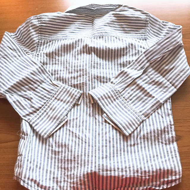 BeBe(ベベ)のBeBe 長袖シャツ 110 キッズ/ベビー/マタニティのキッズ服女の子用(90cm~)(Tシャツ/カットソー)の商品写真