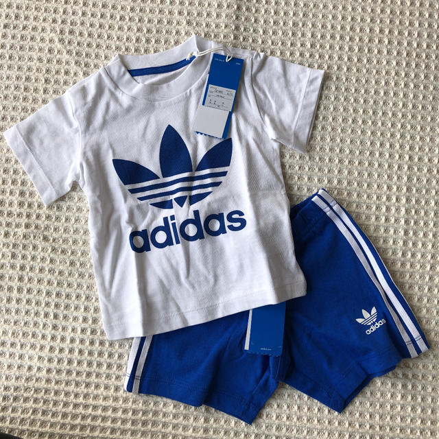 adidas(アディダス)の未使用 アディダスベビー  Ｔシャツパンツセット キッズ/ベビー/マタニティのベビー服(~85cm)(Ｔシャツ)の商品写真