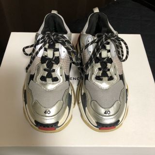 バレンシアガ(Balenciaga)のBALENCIAGA triple s サイズ 40(スニーカー)