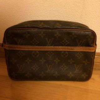 ルイヴィトン(LOUIS VUITTON)のヴィトン ♡ ポーチ(大)(クラッチバッグ)