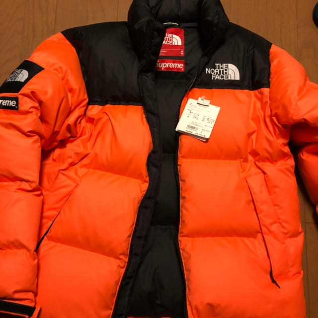 Supreme(シュプリーム)のsupreme the north face パワーオレンジ メンズのジャケット/アウター(ダウンジャケット)の商品写真