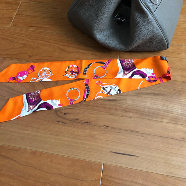 売買 HERMES エルメス twilly ツイリー 人気柄 箱付き 2本セット