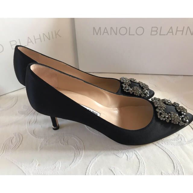 MANOLO BLAHNIK(マノロブラニク)の極美品！マノロブラニク  パンプス レディースの靴/シューズ(ハイヒール/パンプス)の商品写真