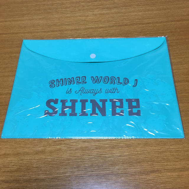 SHINee(シャイニー)のSHINee 継続特典 ポーチ エンタメ/ホビーのCD(K-POP/アジア)の商品写真