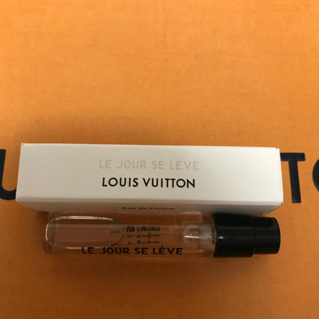 LOUIS VUITTON(ルイヴィトン)の新品 未開封 ルイヴィトン 女性 香水 LE JOUR SE LEVE  コスメ/美容の香水(香水(女性用))の商品写真