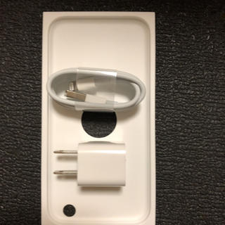 アップル(Apple)のApple iPhone純正未使用充電器(バッテリー/充電器)