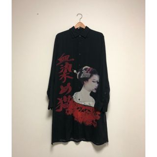 ヨウジヤマモト(Yohji Yamamoto)のYohji Yamamoto black scandal 血染め猫 シャツ(シャツ)