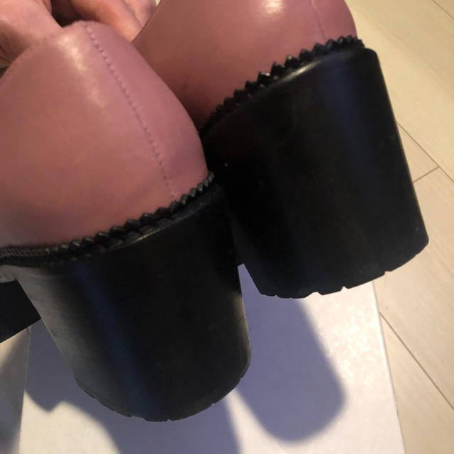 TOGA(トーガ)のtogaメタル ピンクシューズ  レディースの靴/シューズ(ローファー/革靴)の商品写真
