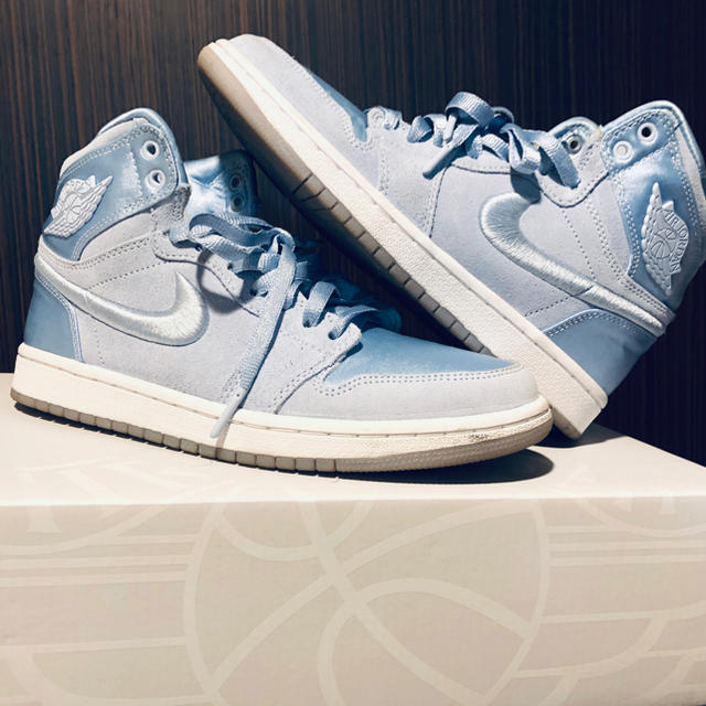 NIKE(ナイキ)のAIR JORDAN 1 エアジョーダン1 WMNS 2ペアあります！お揃いで メンズの靴/シューズ(スニーカー)の商品写真