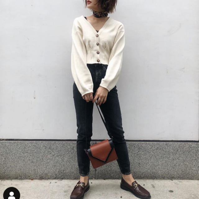 moussy(マウジー)の今季新作♡MOUSSY V NECK SHORT カーディガン♡新品タグ付き レディースのトップス(カーディガン)の商品写真