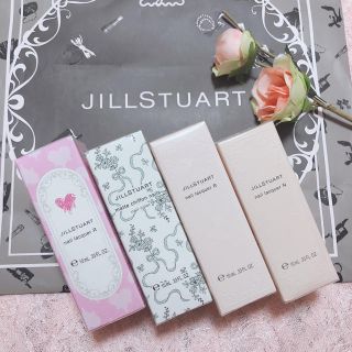 ジルスチュアート(JILLSTUART)のJILLSTUART＊ネイルカラー４本セット＊新品・未使用(マニキュア)