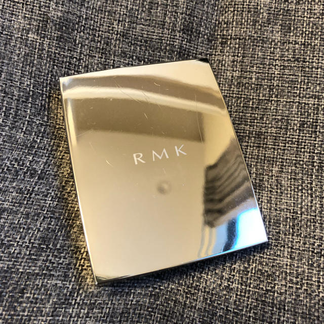 RMK(アールエムケー)のRMK ホリデー メイクアップ パレット コスメ/美容のキット/セット(コフレ/メイクアップセット)の商品写真