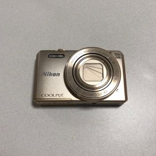 ニコン(Nikon)の《送料無料》coolpix s7000  Wi-Fi搭載(コンパクトデジタルカメラ)