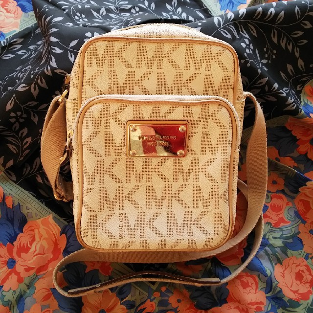 Michael Kors(マイケルコース)のMICHAEL KORS    ショルダーバッグ レディースのバッグ(ショルダーバッグ)の商品写真