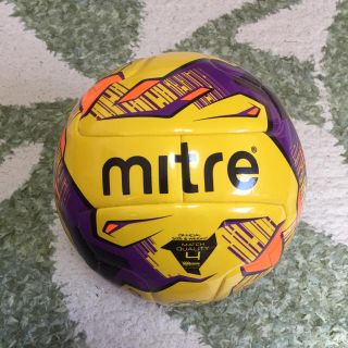 マイター(mitre)のサッカーボール4号 mitre（マイター）イエロー 4号球（小学生用） (ボール)