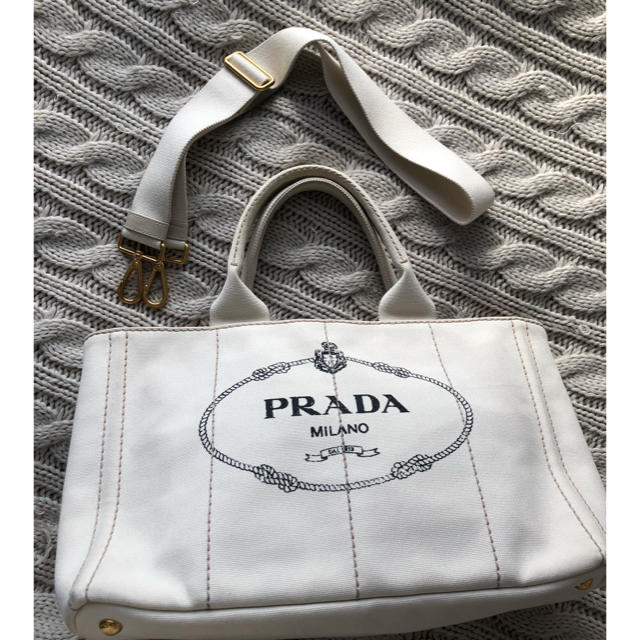 定価12万程度 PRADA プラダ カナパ 貴重なオフホワイト 美品バッグ