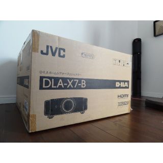 ビクター(Victor)のハイエンドプロジェクター JVC DLA-X7 ランプ800時間以下(プロジェクター)