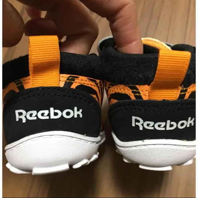 Reebok(リーボック)の【美品】Reebok ベビースニーカー キッズ/ベビー/マタニティのベビー靴/シューズ(~14cm)(スニーカー)の商品写真