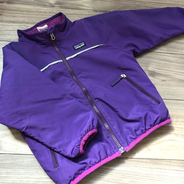 patagonia(パタゴニア)のパタゴニア リバーシブル フリース キッズ ジャケット キッズ/ベビー/マタニティのキッズ服女の子用(90cm~)(ジャケット/上着)の商品写真