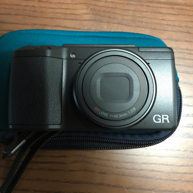 RICOH(リコー)の【最終値下げ】新品同様 RICOH GR2 撮影枚数76枚 スマホ/家電/カメラのカメラ(コンパクトデジタルカメラ)の商品写真