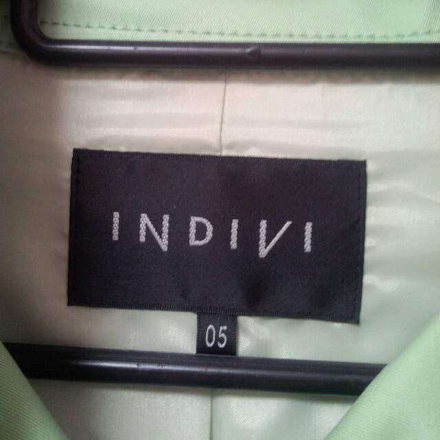 INDIVI(インディヴィ)のINDIVI☆スプリングコートショート丈 レディースのジャケット/アウター(スプリングコート)の商品写真