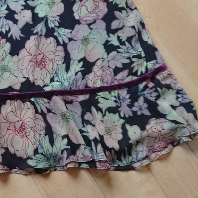 Sensounico(センソユニコ)の花柄  膝丈  スカート レディースのスカート(ひざ丈スカート)の商品写真