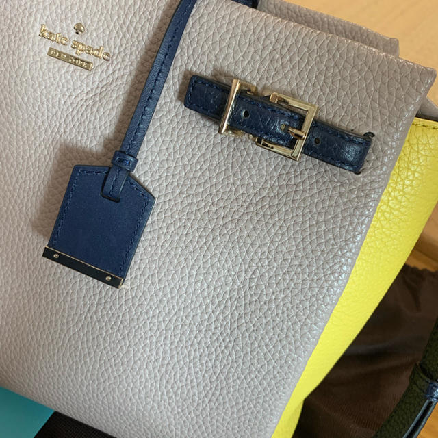 kate spade new york(ケイトスペードニューヨーク)のkate spade バイカラー イエロー グレージュ バッグ レディースのバッグ(ハンドバッグ)の商品写真