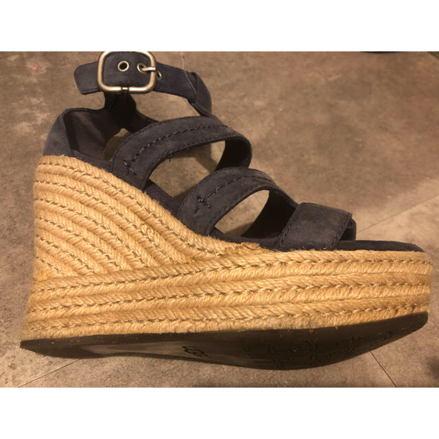 UGG(アグ)のUGG ウェッジソール サンダル レディースの靴/シューズ(サンダル)の商品写真