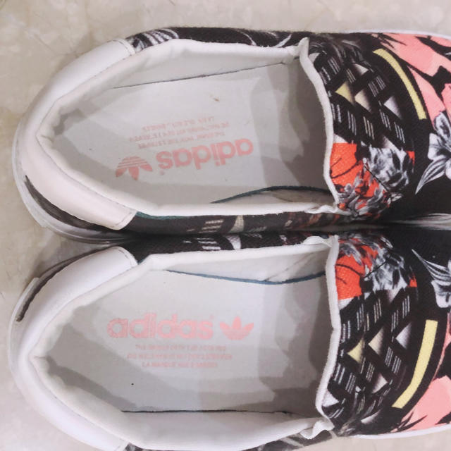 adidas(アディダス)のアディダス スリッポン レディースの靴/シューズ(スリッポン/モカシン)の商品写真