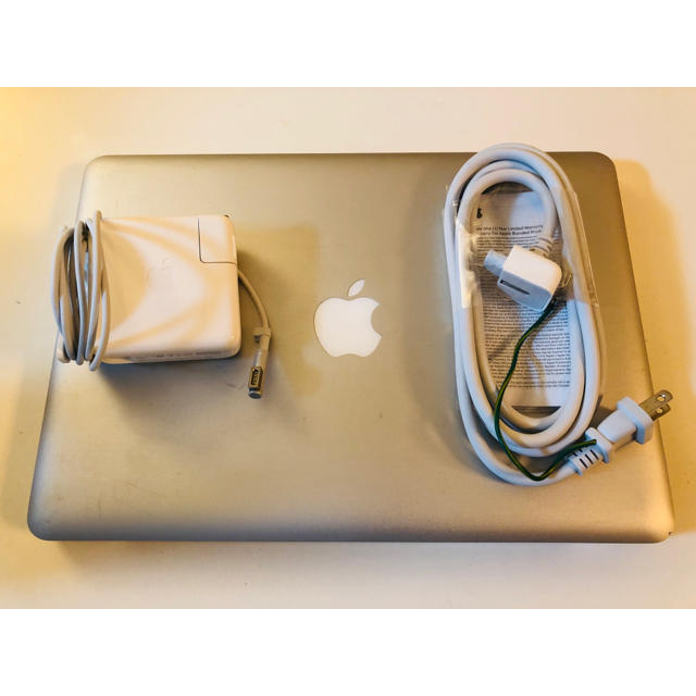 ノートPCMacBook Pro  (ジャンク)と充電器