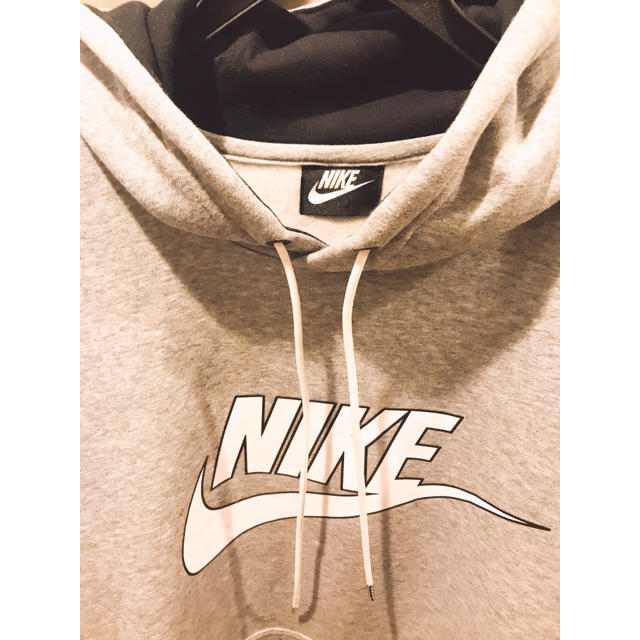 sacai - NIKE sacai womens 新品未使用 グレーホワイトパーカー