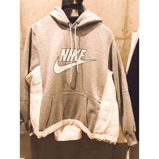 サカイ(sacai)のNIKE  sacai womens 新品未使用 グレーホワイトパーカー 白灰色(パーカー)