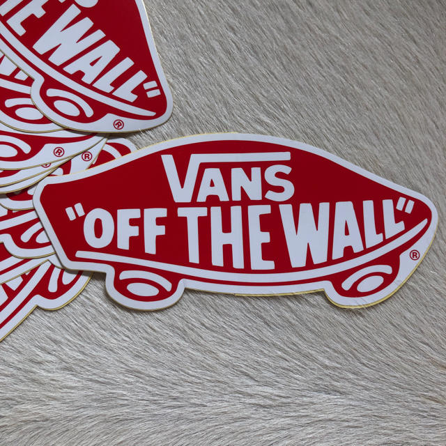 VANS(ヴァンズ)の値下げ！VANSステッカー非売品 自動車/バイクのバイク(ステッカー)の商品写真