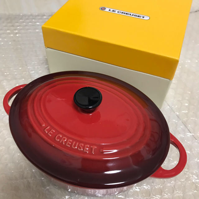 LE CREUSET(ルクルーゼ)の☆ご専用☆新品☆ル・クルーゼ ミニオーバルココット レッド インテリア/住まい/日用品のキッチン/食器(食器)の商品写真