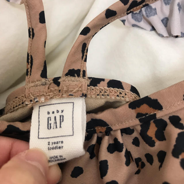 babyGAP(ベビーギャップ)のbaby GAP 水着 女の子 95cm キッズ/ベビー/マタニティのキッズ服女の子用(90cm~)(水着)の商品写真