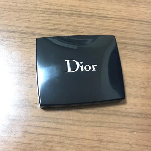 Dior - Dior サンククルール 537 TOUCH の通販 by ナナ's shop Dior - Dior サンククルール 537 TOUCH の通販 by ナナ's shop