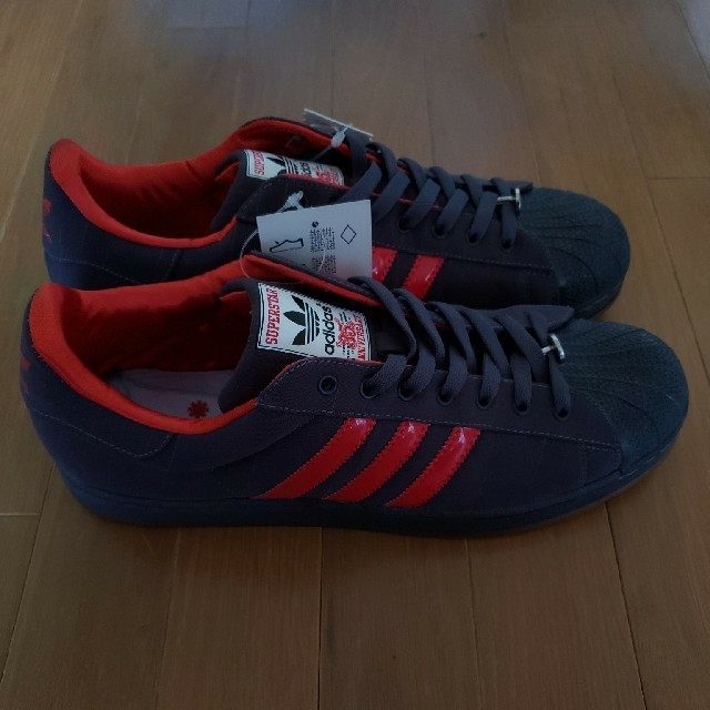 adidas(アディダス)のadidasスーパースターレッチリ"RED HOT CHILI PEPPERS" メンズの靴/シューズ(スニーカー)の商品写真