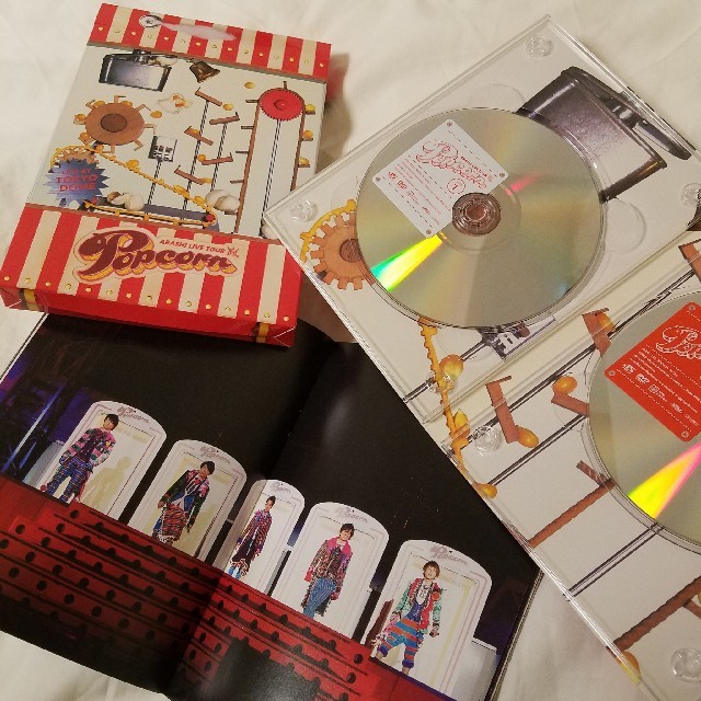 嵐(アラシ)の嵐 DVD『ARASHI LIVE TOUR Popcorn』初回プレス仕様 エンタメ/ホビーのタレントグッズ(アイドルグッズ)の商品写真