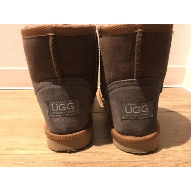 日本未入荷 UGG ムートンブーツ 3
