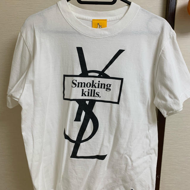 VANQUISH(ヴァンキッシュ)のFR2 smoking kills Tシャツ  YSL ホワイト レディースのトップス(Tシャツ(半袖/袖なし))の商品写真