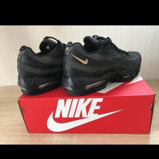 ナイキ(NIKE)のナイキ エアマックス95 プレミアム SE ブラック/メタリック ゴールド(スニーカー)