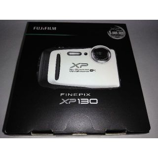 フジフイルム(富士フイルム)の新品/送料無料/20ｍ防水フジフイルム FinePix XP130 ホワイト(コンパクトデジタルカメラ)
