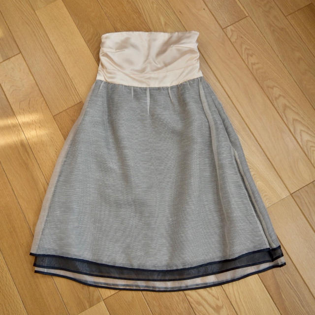 SHIPS(シップス)の SHIPS チューブトップドレス☆シャンパンゴールド レディースのフォーマル/ドレス(ミディアムドレス)の商品写真