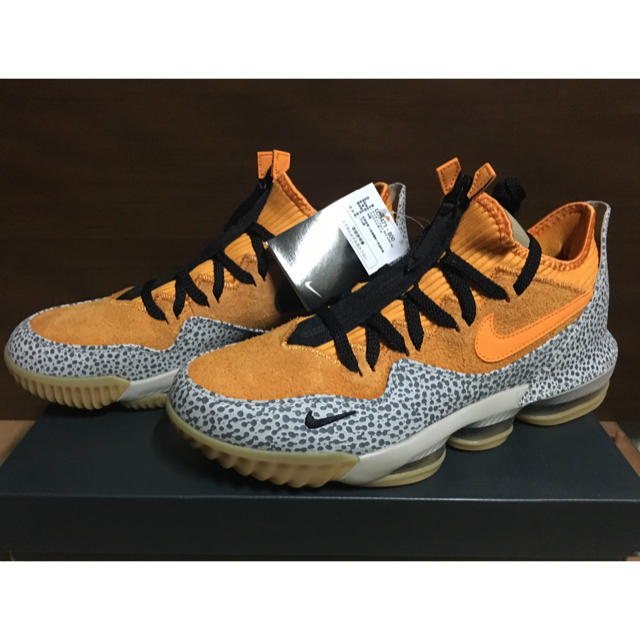 NIKE(ナイキ)の即完29cm atmos LEBRON 16 LOW AC サファリ レブロン メンズの靴/シューズ(スニーカー)の商品写真