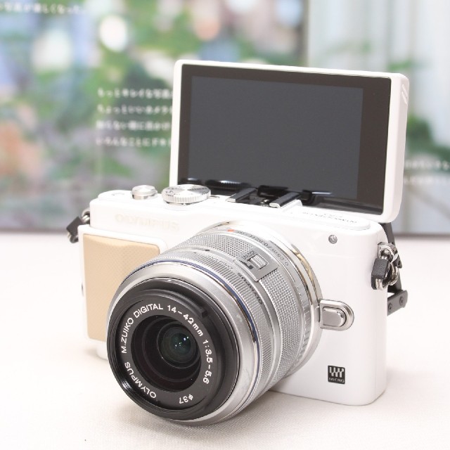 OLYMPUS デジタルカメラE−PL5 White