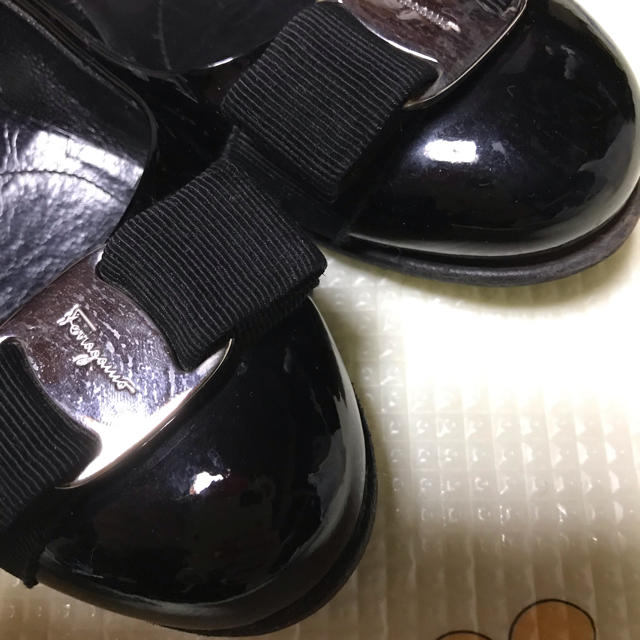 Salvatore Ferragamo(サルヴァトーレフェラガモ)のフェラガモ フラットシューズ 確認用 レディースの靴/シューズ(バレエシューズ)の商品写真