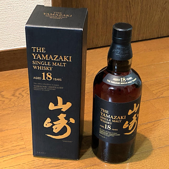 送料込 新品 サントリー シングルモルトウイスキー 山崎 18年 食品/飲料/酒の酒(ウイスキー)の商品写真