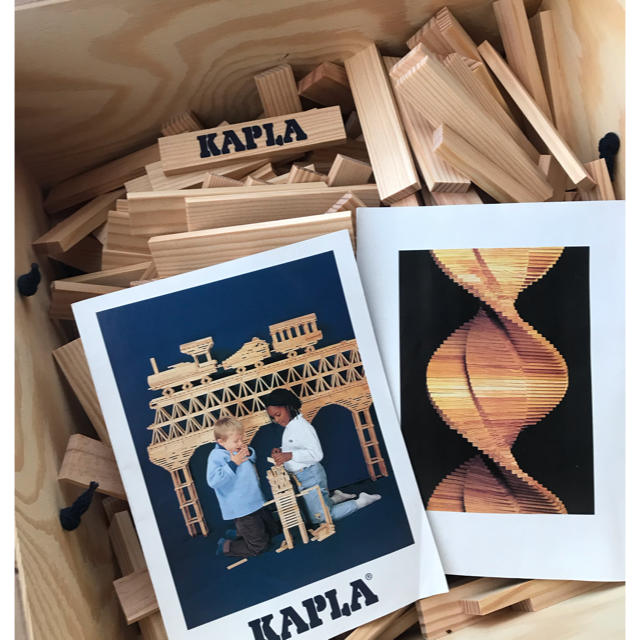 カプラ KAPLA  1000ピース 美品 キッズ/ベビー/マタニティのおもちゃ(知育玩具)の商品写真