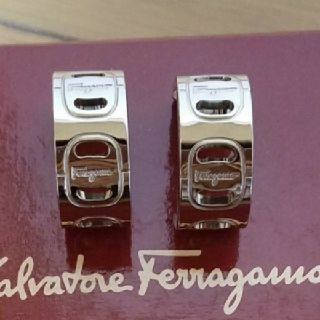 フェラガモ(Ferragamo)のフェラガモイヤリング新品(イヤリング)